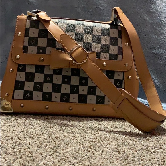 ❌SOLD ❌ CNKW handbag (real leather) - Picture 2 of 9